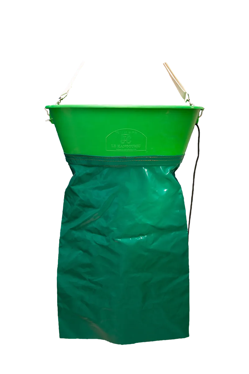 Panier de récolte K4 de face, manche de dépose entièrement déployée pour vider les fruits sans chute